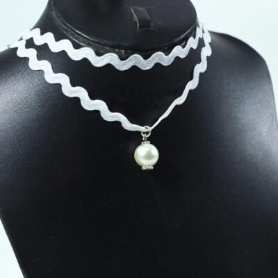 Choker, White, White bead