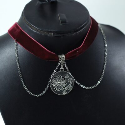 Choker, Maroon, Rounded flower