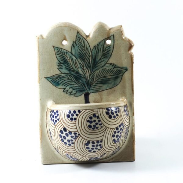 Key hanger Pottery, Shape 5