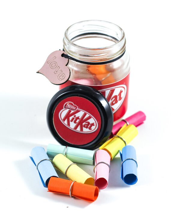 Message in the bottle, "Kit Kat"