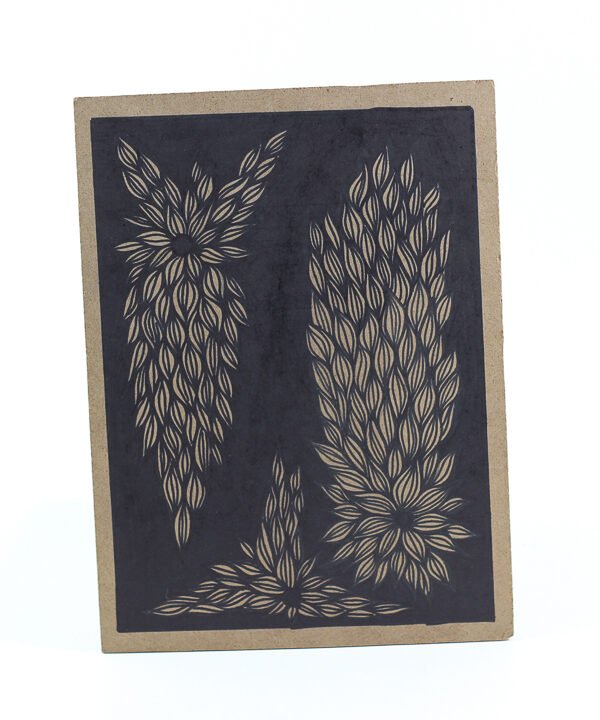 تابلوه حائط أسود مع أوراق الشجر