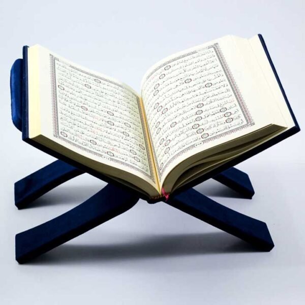 ⁦القرآن الكريم مع علبة أزرق⁩ - الصورة ⁦2⁩