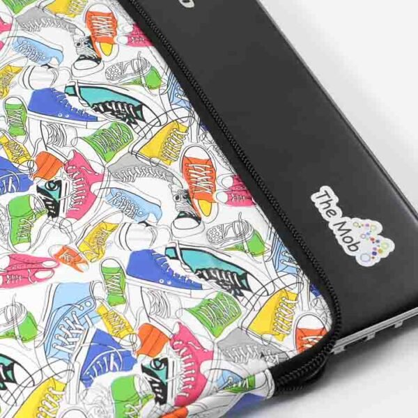 Laptop sleeve, Colorful Converse - Image 2