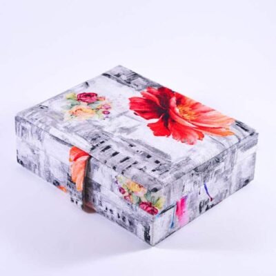 Accessories box, Grey and white, Red flower