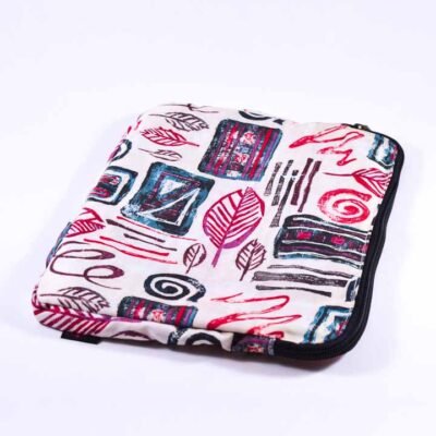Laptop sleeve, off-white, Tree leaves