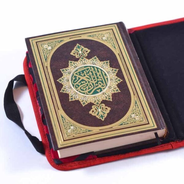 ⁦القرآن الكريم، أحمر وأزرق غامق⁩ - الصورة ⁦2⁩