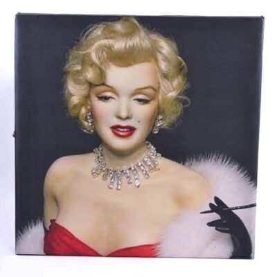 Accessories box, Marilyn Monroe in red dress