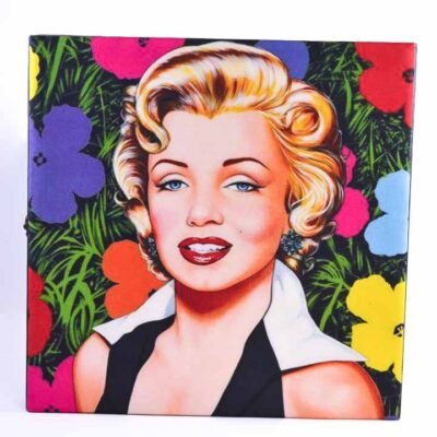 Accessories box, Marilyn Monroe in black dress
