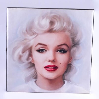 Accessories box, white background, Marilyn Monroe